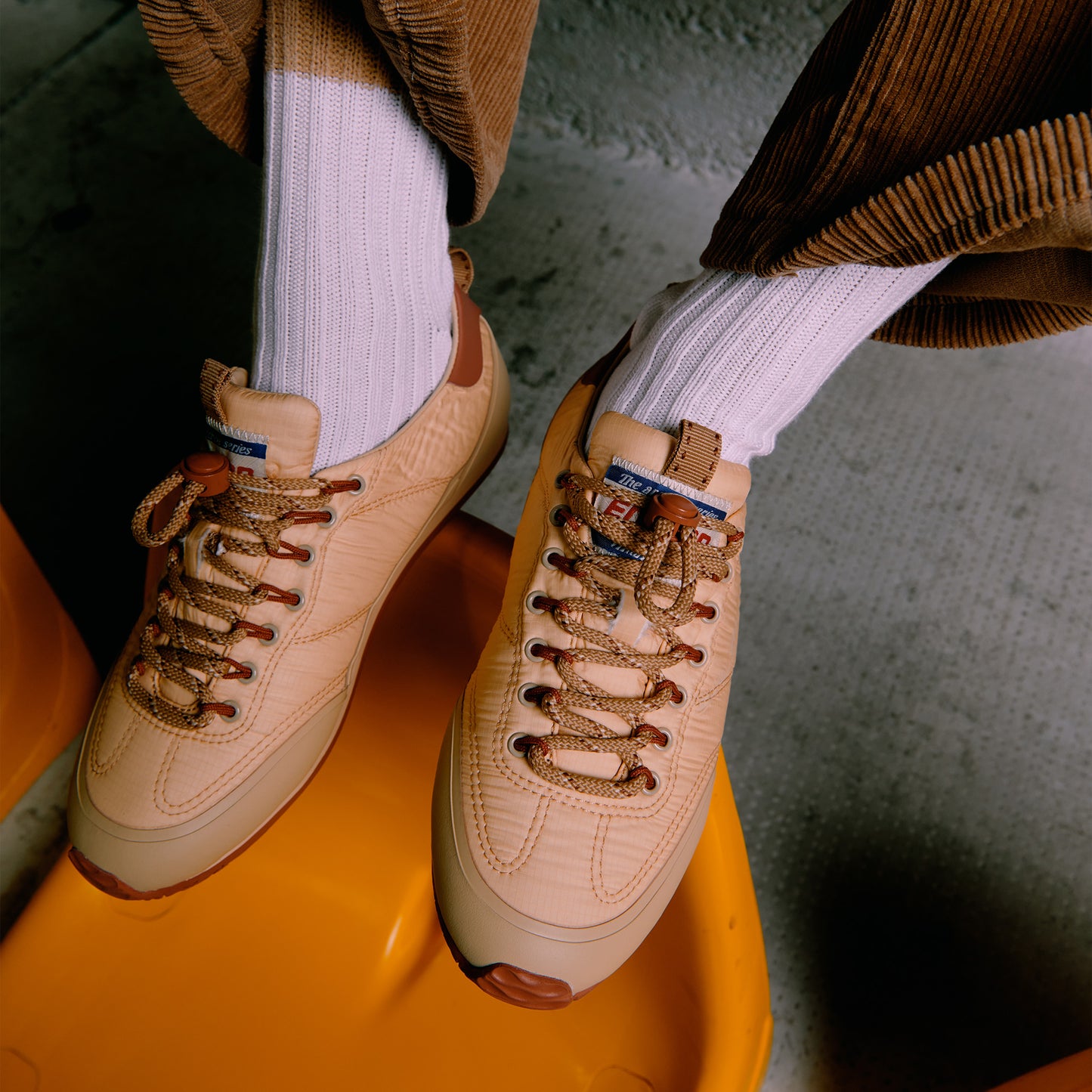 ENTJPN 61 Alpina - sneakers unisex in nylon champagne