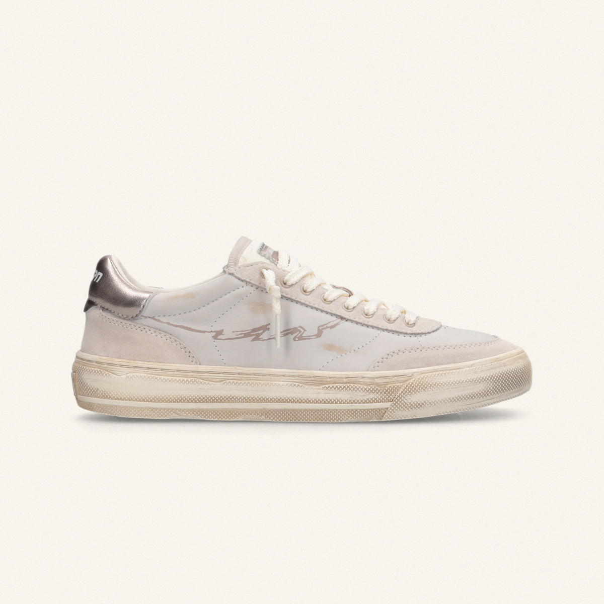 ENTJPN 75 – Sneaker in pelle bianca e suede cipria con dettagli oro rosa