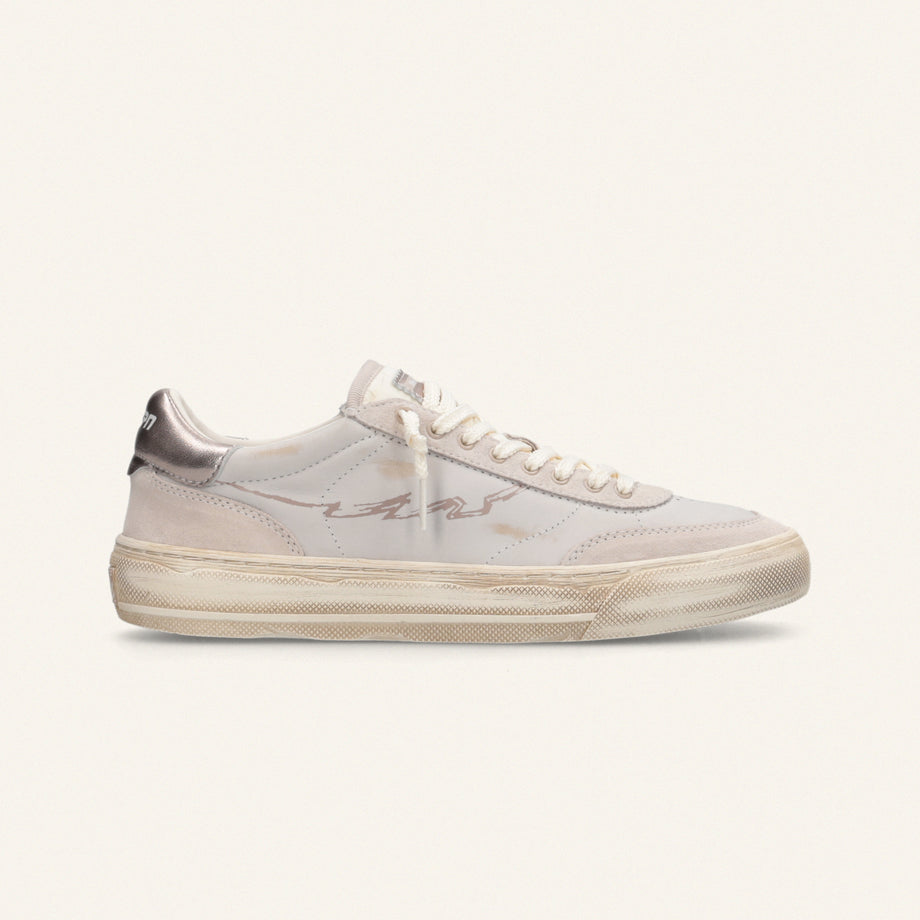 ENTJPN 75 – Sneaker in pelle bianca e suede cipria con dettagli oro rosa image