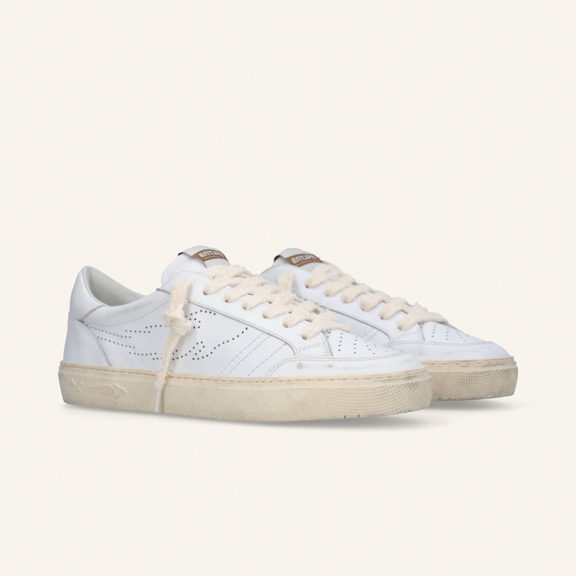 ENTJPN Jupiter Rocket – White leather sneaker with perforated logo