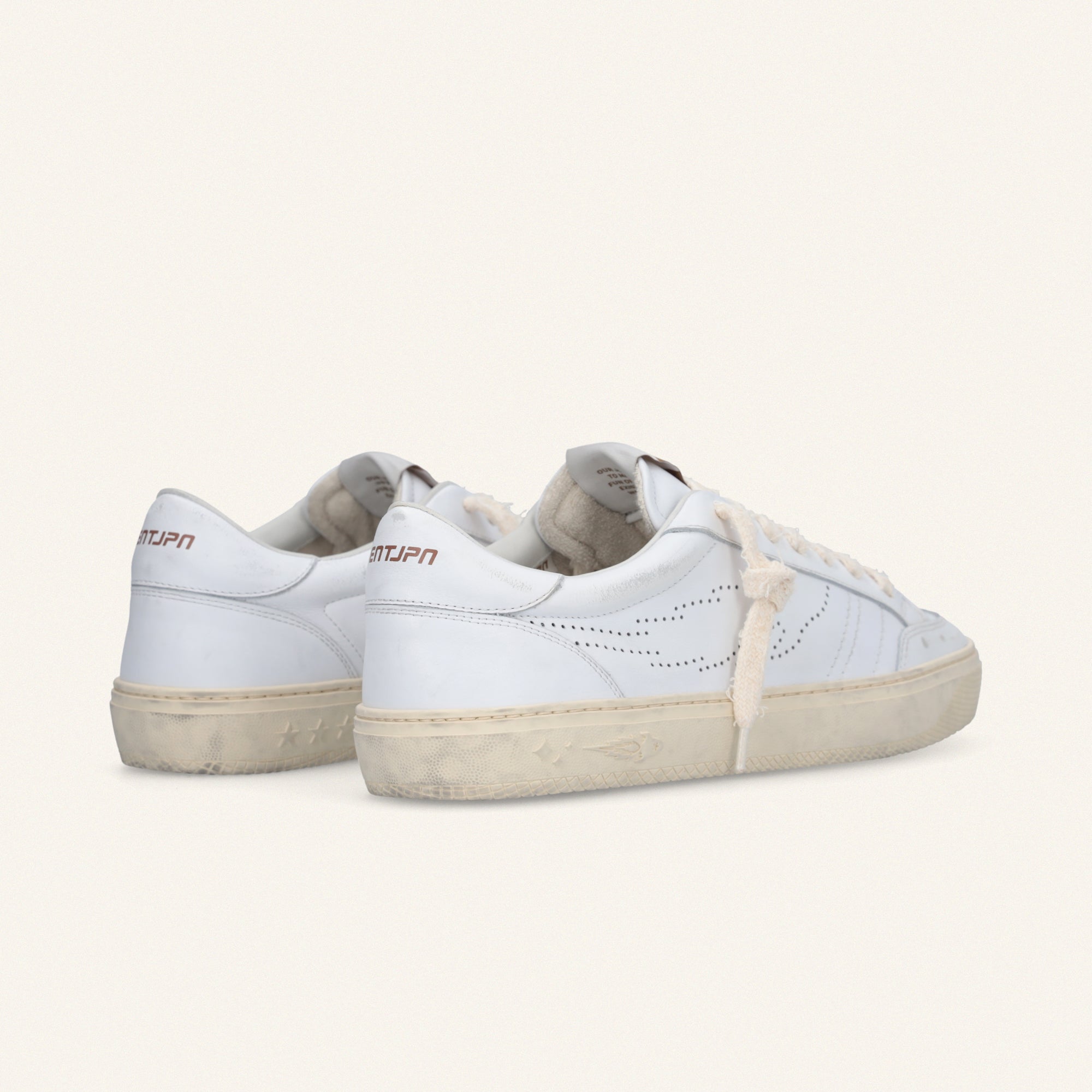 シューズ ryooota ENTJPN Jupiter Rocket – White leather sneaker with perforated logo