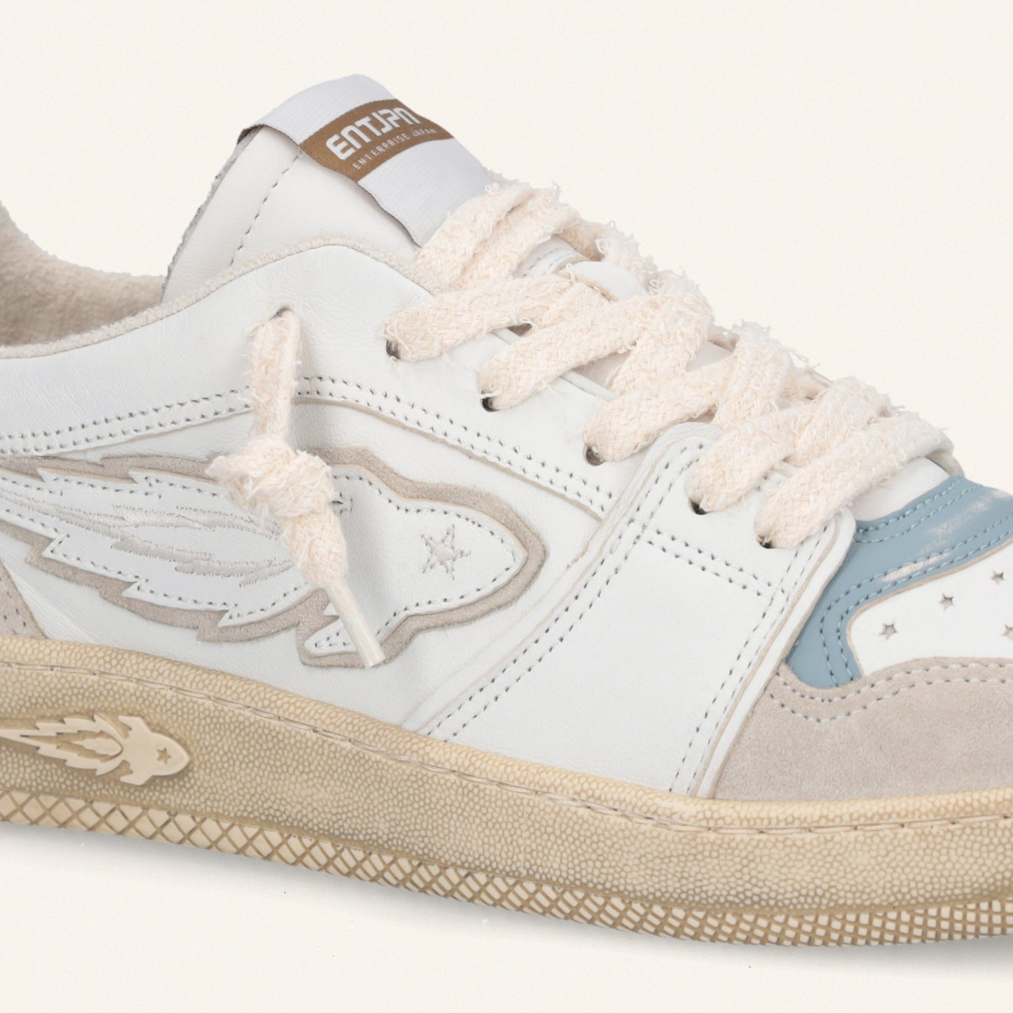 Entjpn Egg Rocket – leather sneakers with light blue inserts