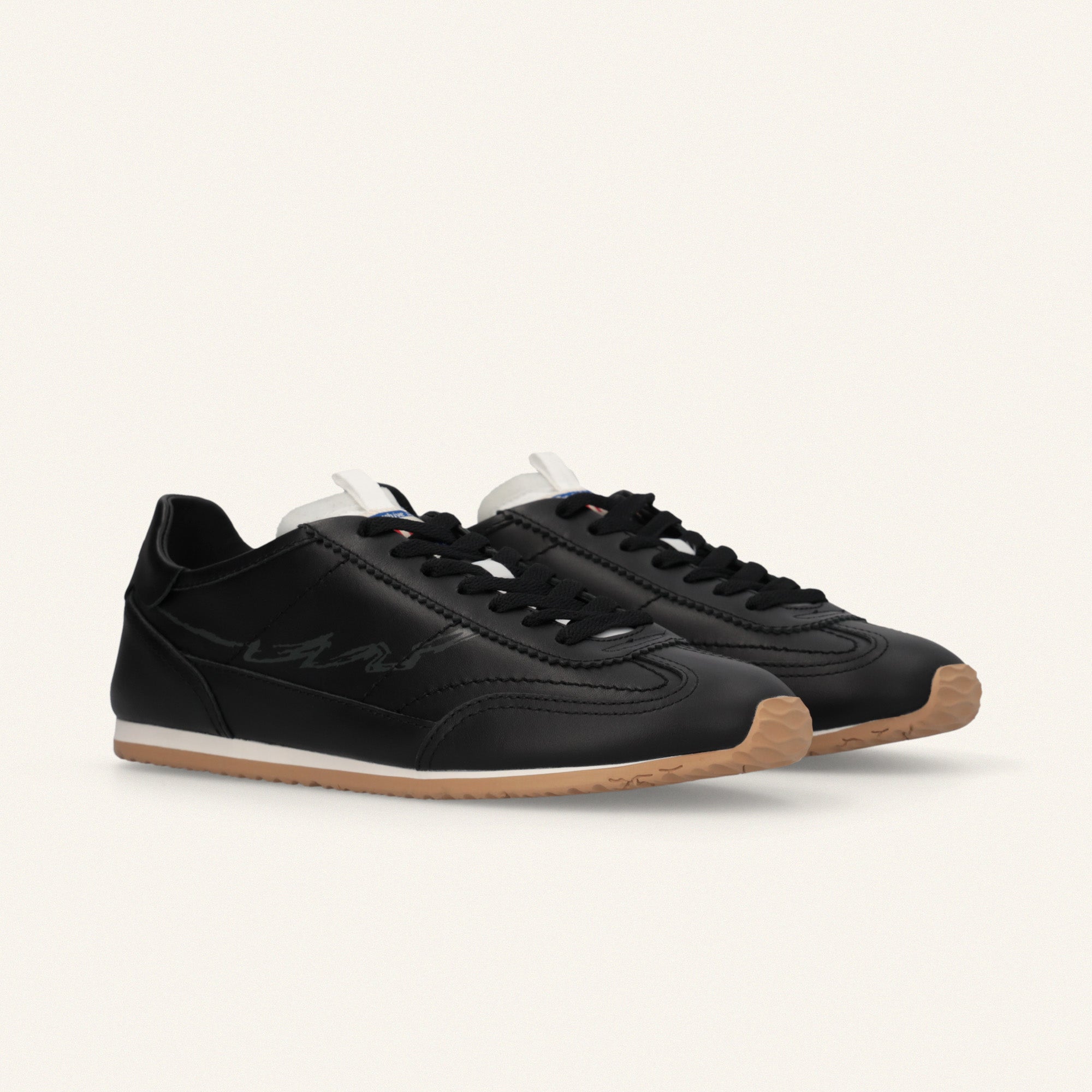 ENTJPN 61 – black leather sneakers