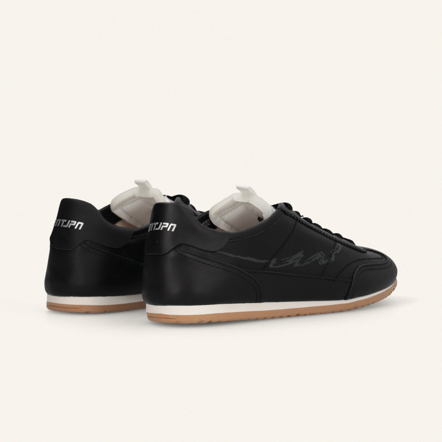 ENTJPN 61 – black leather sneakers