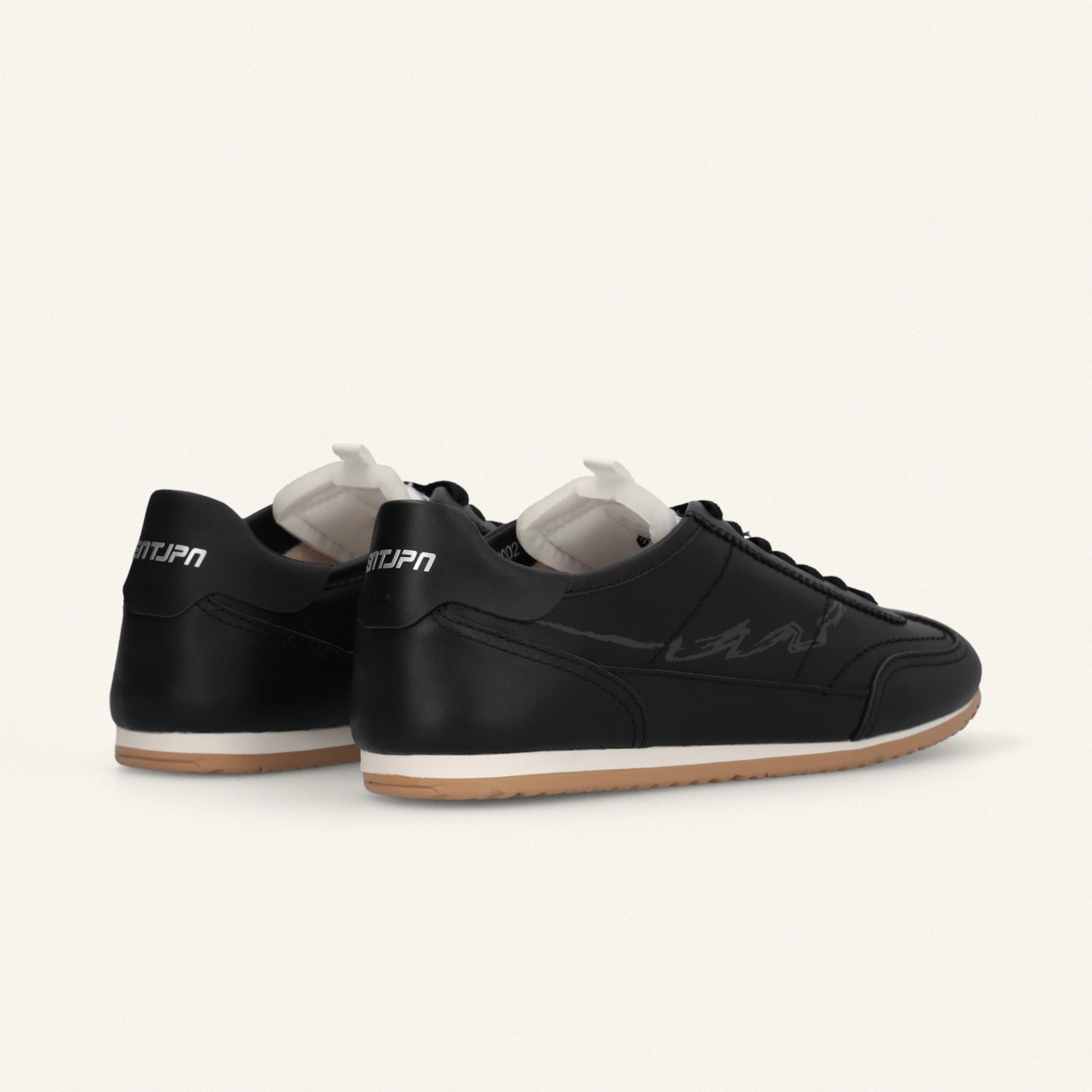 ENTJPN 61 – black leather sneakers