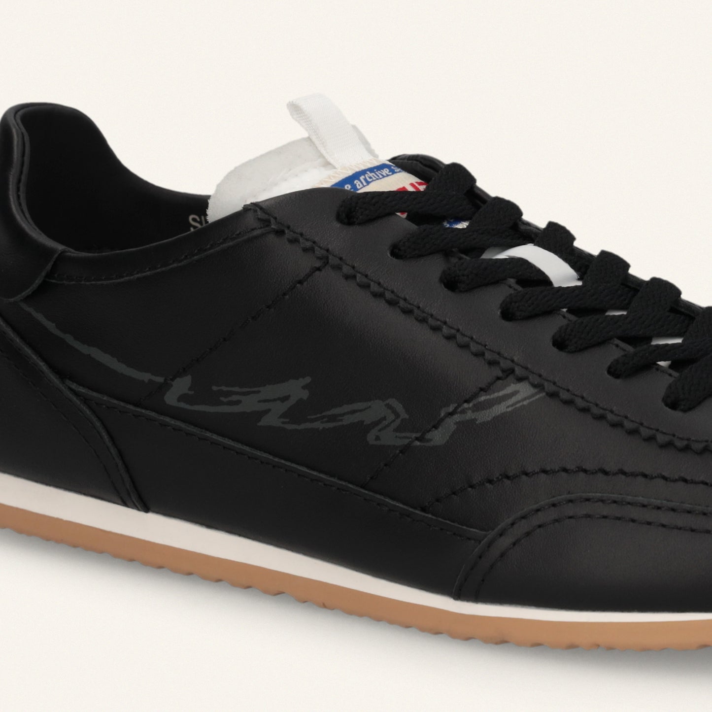 ENTJPN 61 – black leather sneakers