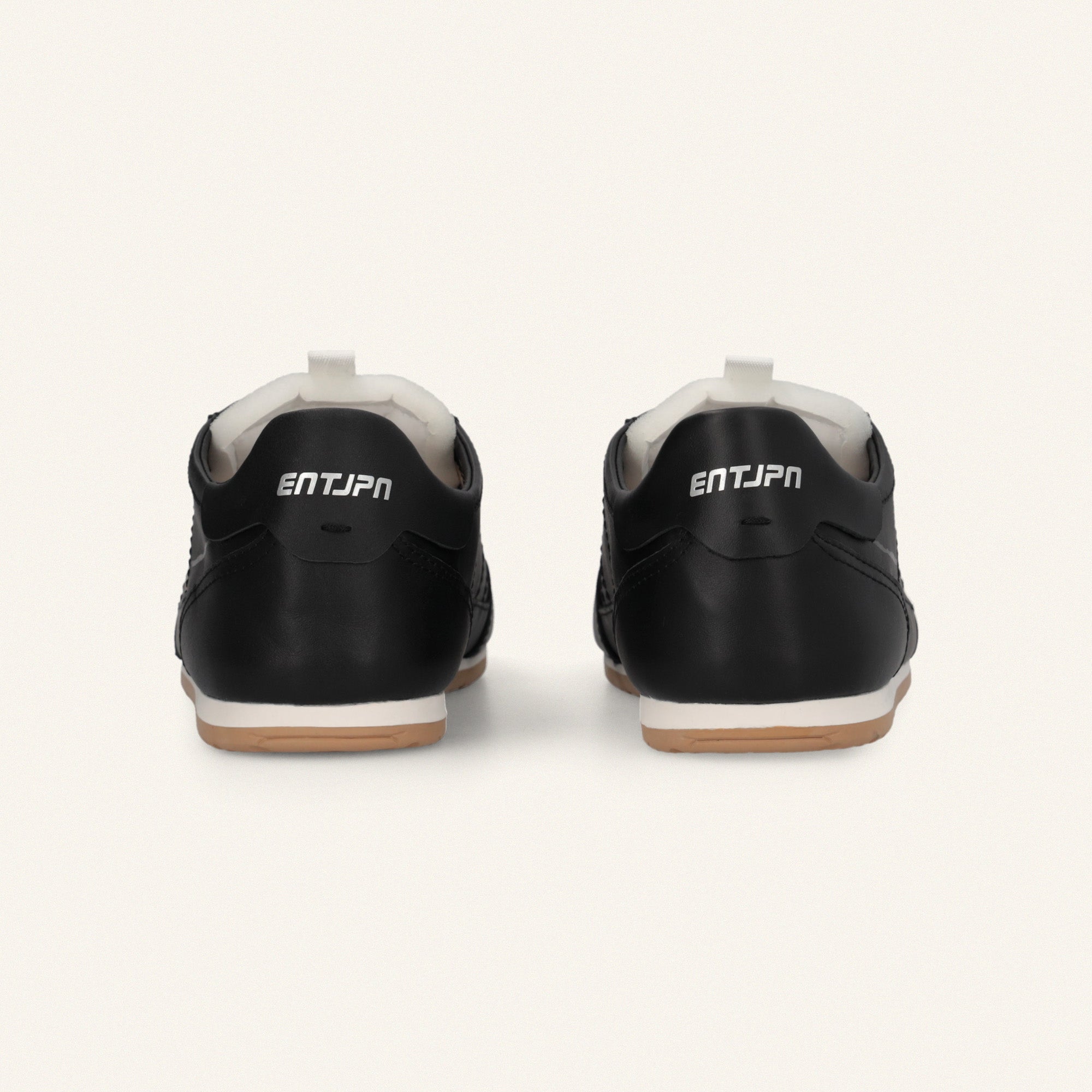 ENTJPN 61 – black leather sneakers