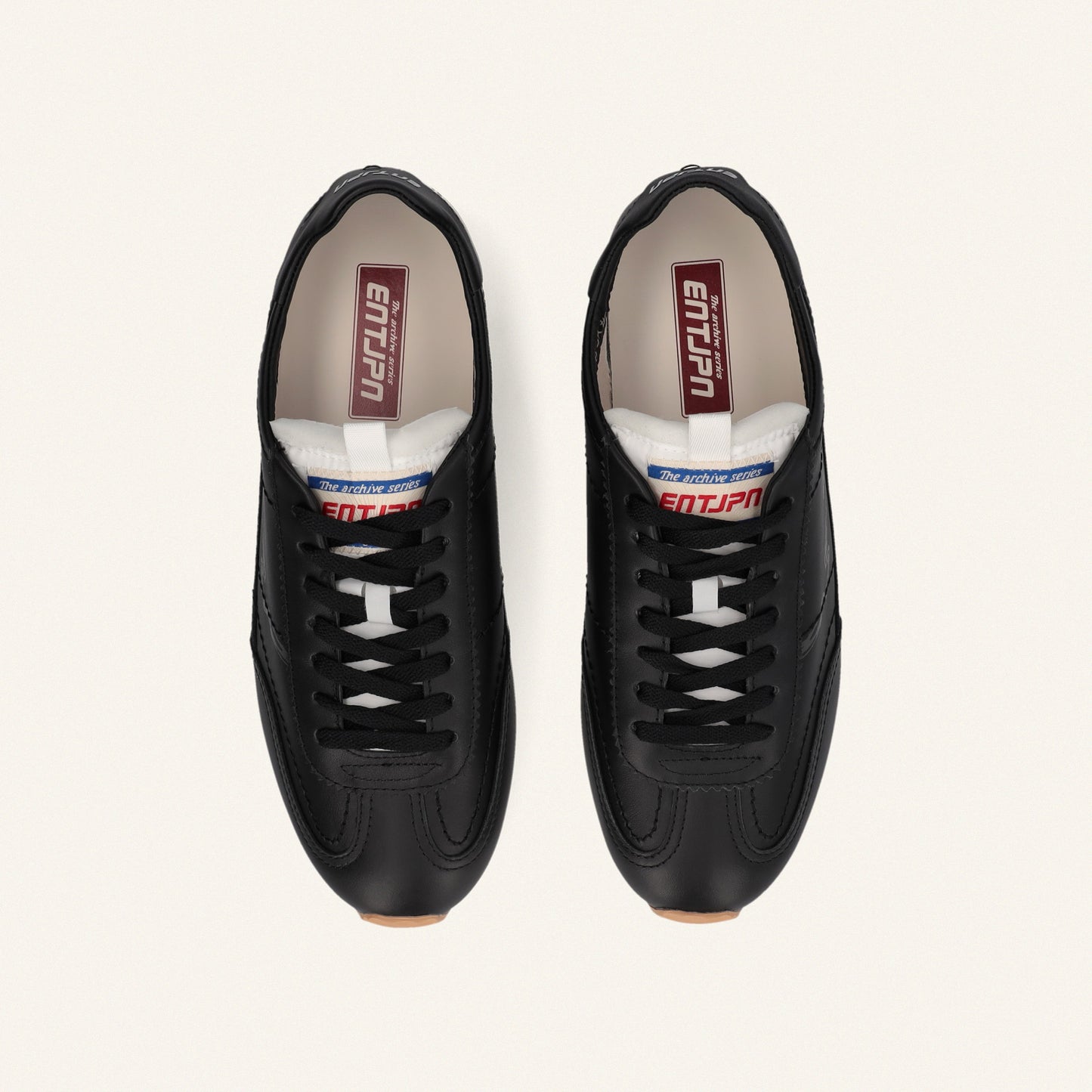 ENTJPN 61 – black leather sneakers