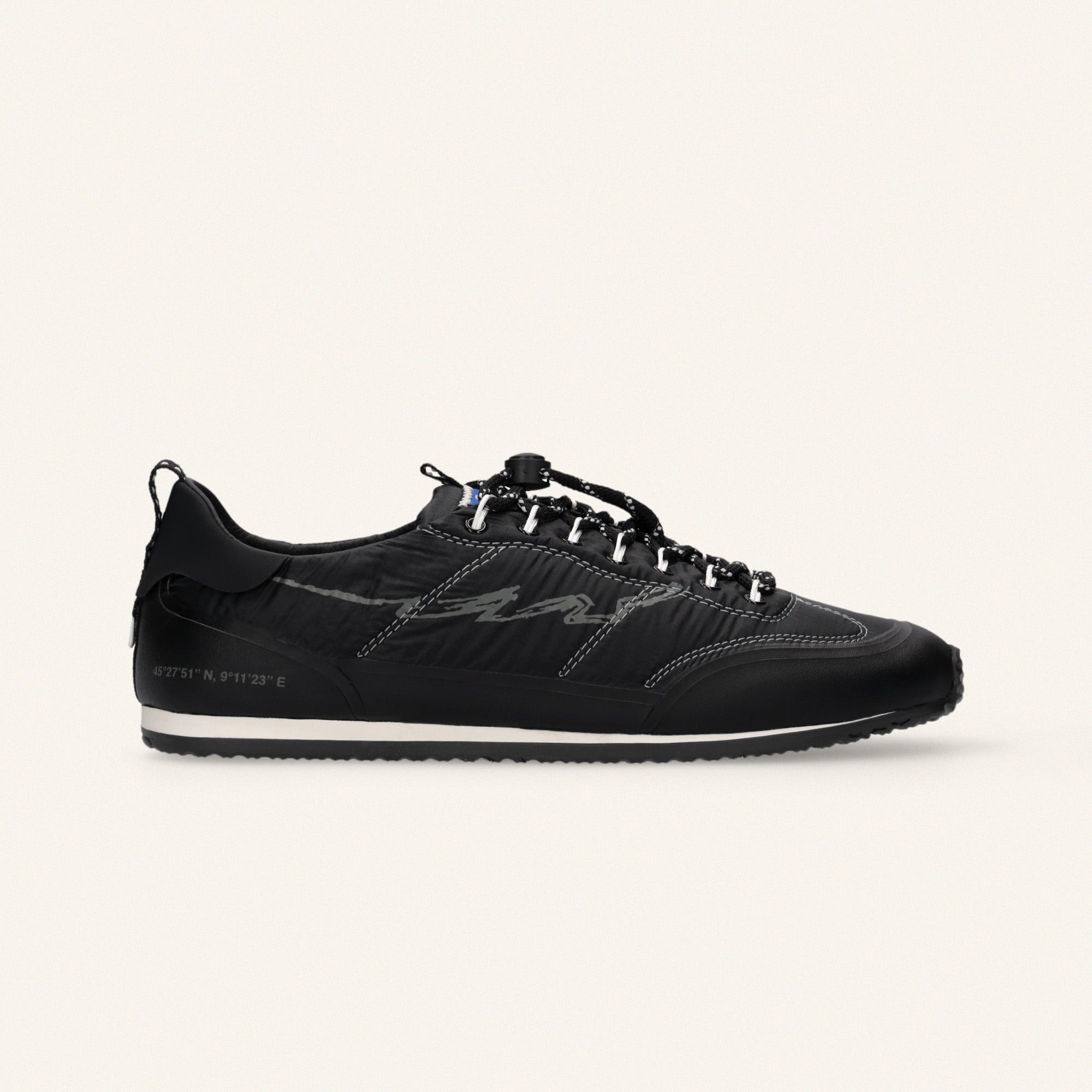 邦楽 JINE ENTJPN 61 Alpina | The Archive Series black nylon unisex sneakers