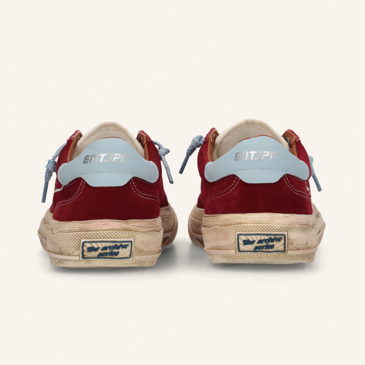 ENTJPN 75 – Sneaker in suede bordeaux con dettagli sky