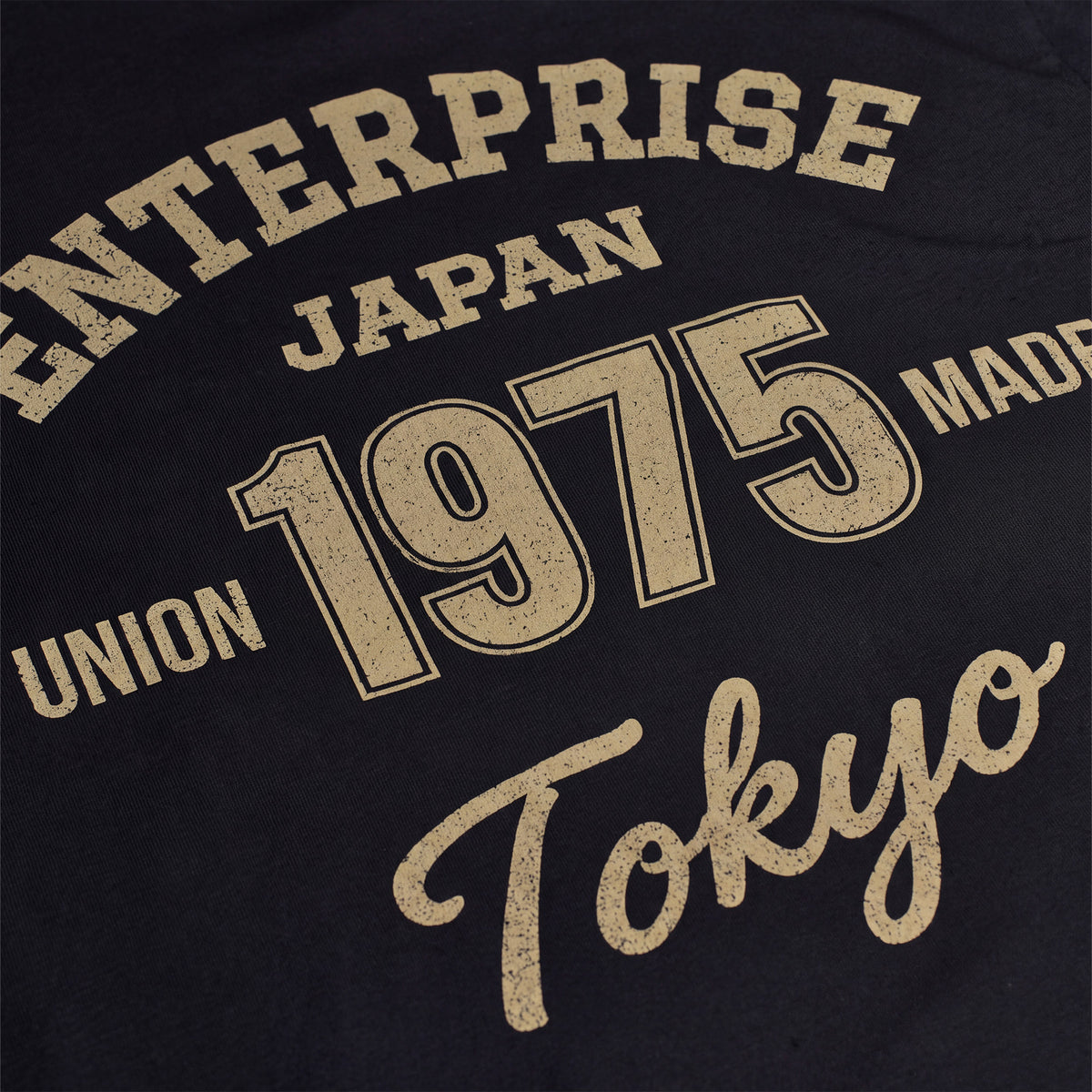 T-shirt in cotone nera con stampa 'ENTJPN 1975 Tokyo'